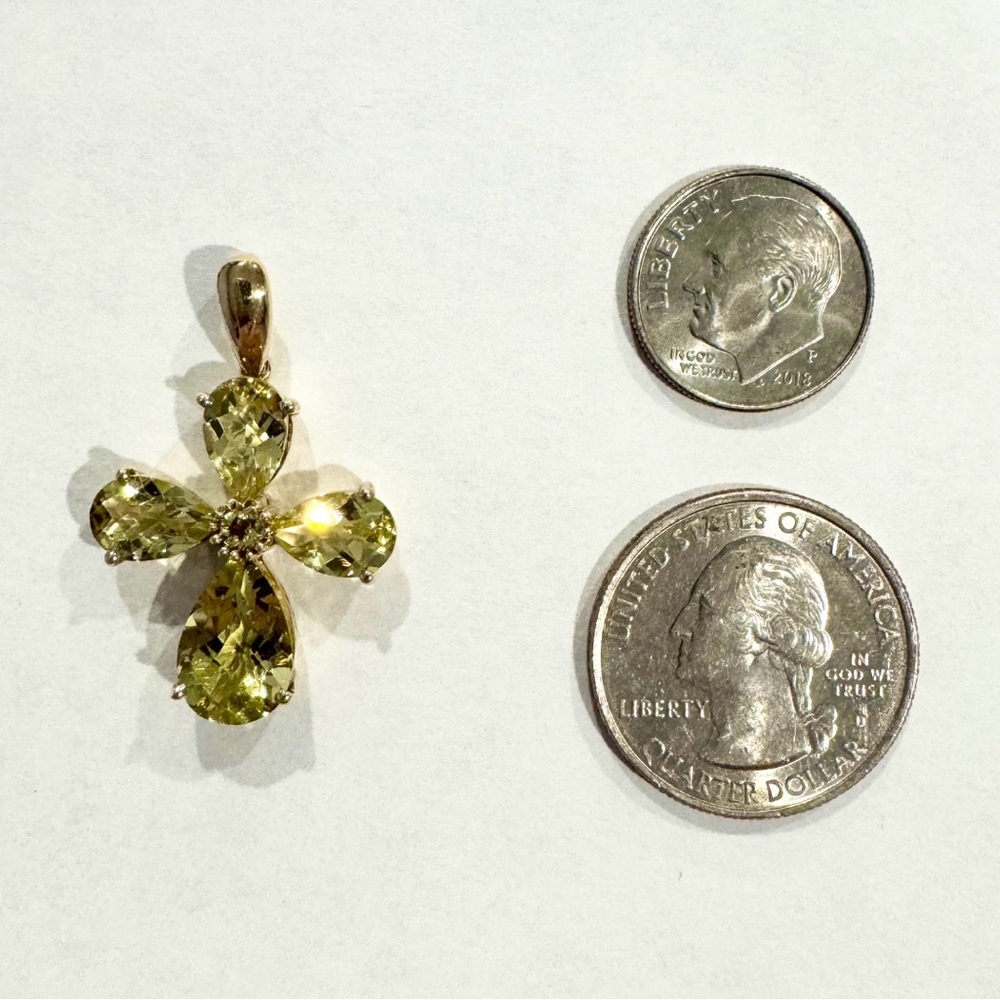 10K Peridot Quartz rose teardrop light green yellow gold Christian cross pendant - Picture 11 of 12